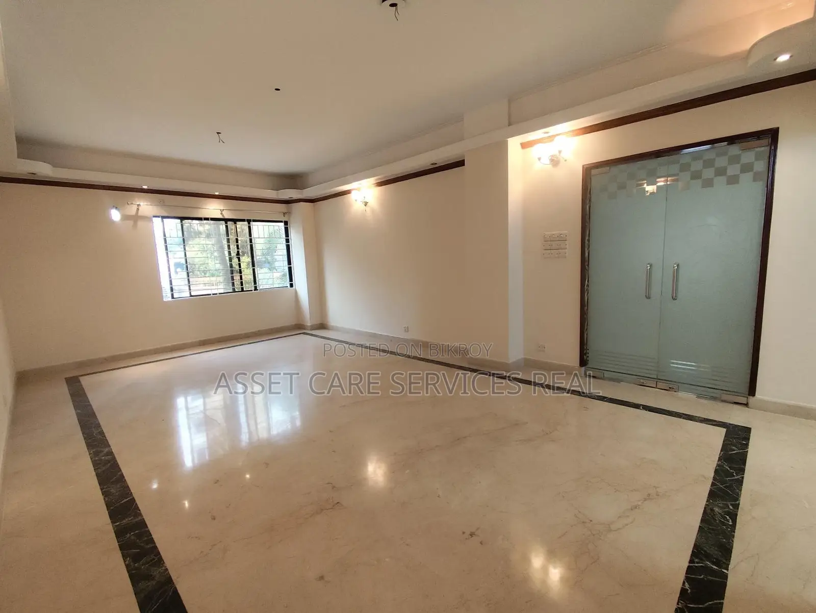 3000-Sqft 3Bed Un-Furnished Exclusive Apartment Rent In Gulshan-2 in Gulshan