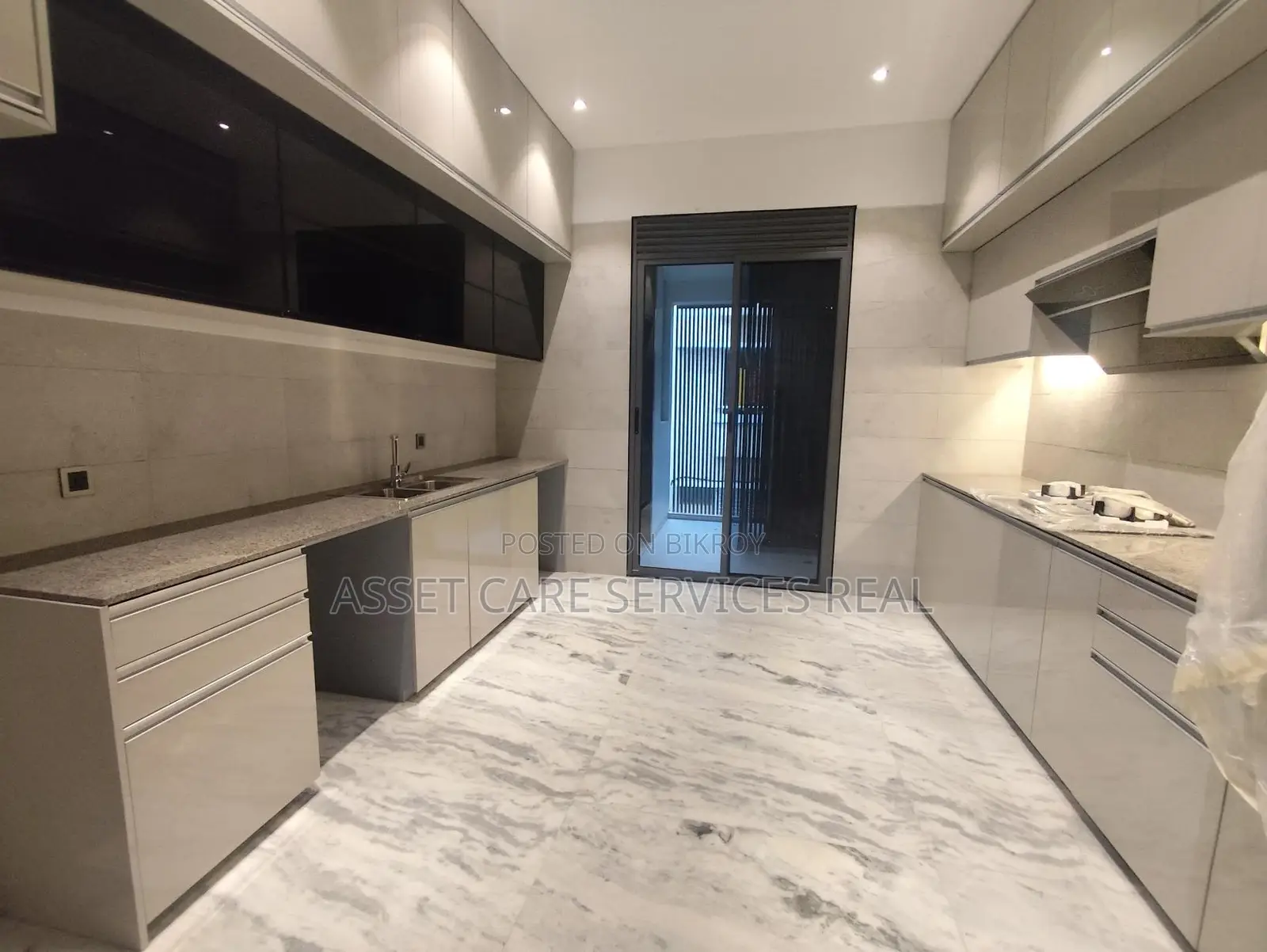 Luxurious Brand New 4-Bed Apartment with Gym & Pool Facilities for Rent in Baridhara in Baridhara