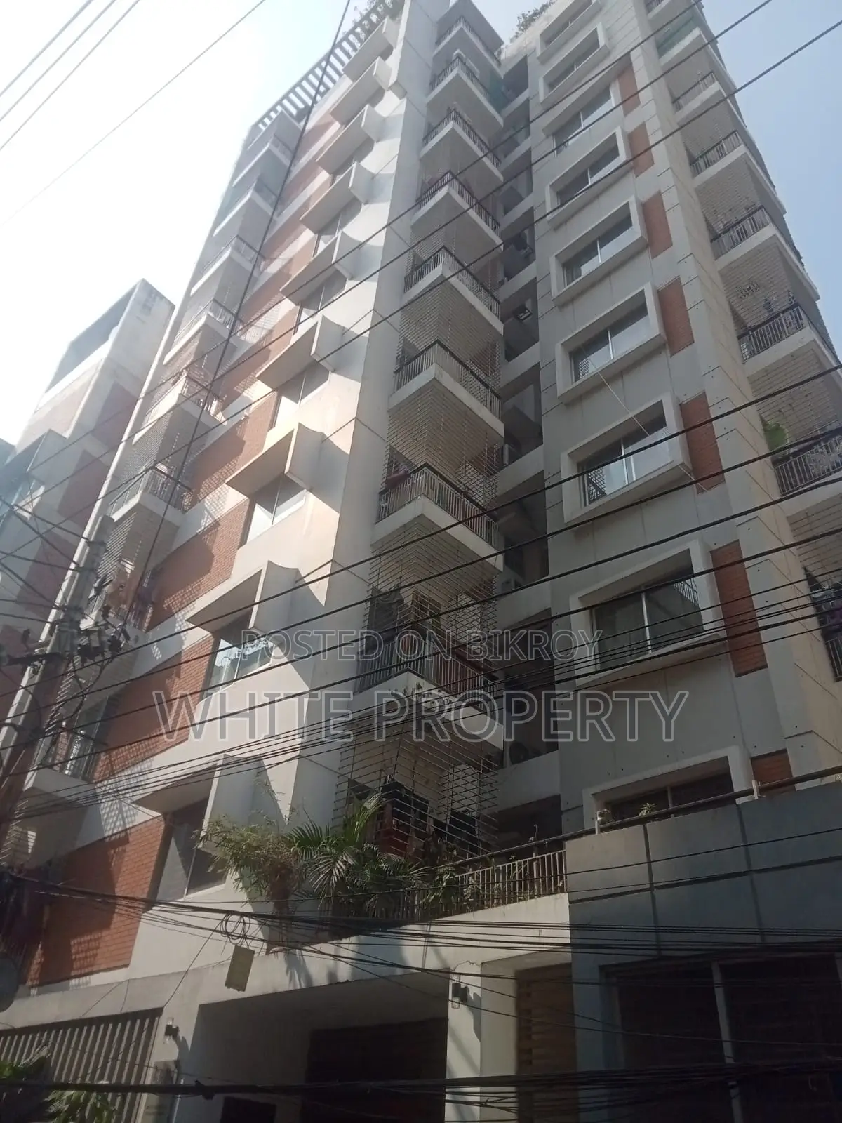 Farmgate, Indira Road: Almost New Apartment for Sale in Farmgate