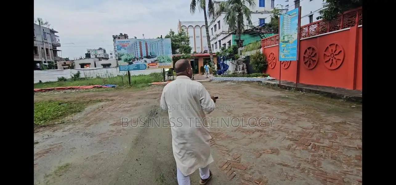Become a proud owner of a flat at half the price. in Jatrabari