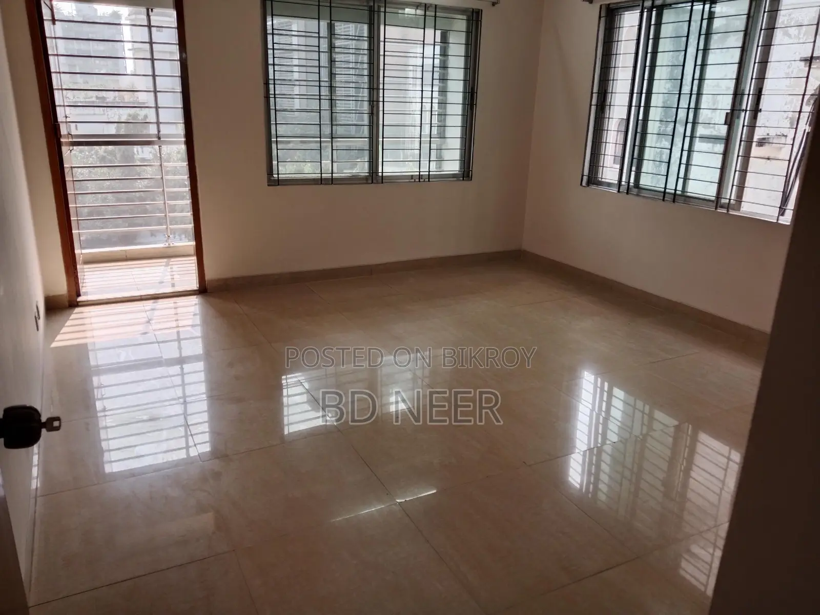 Unfurnish 3 Bed room apt available in banani North in Banani