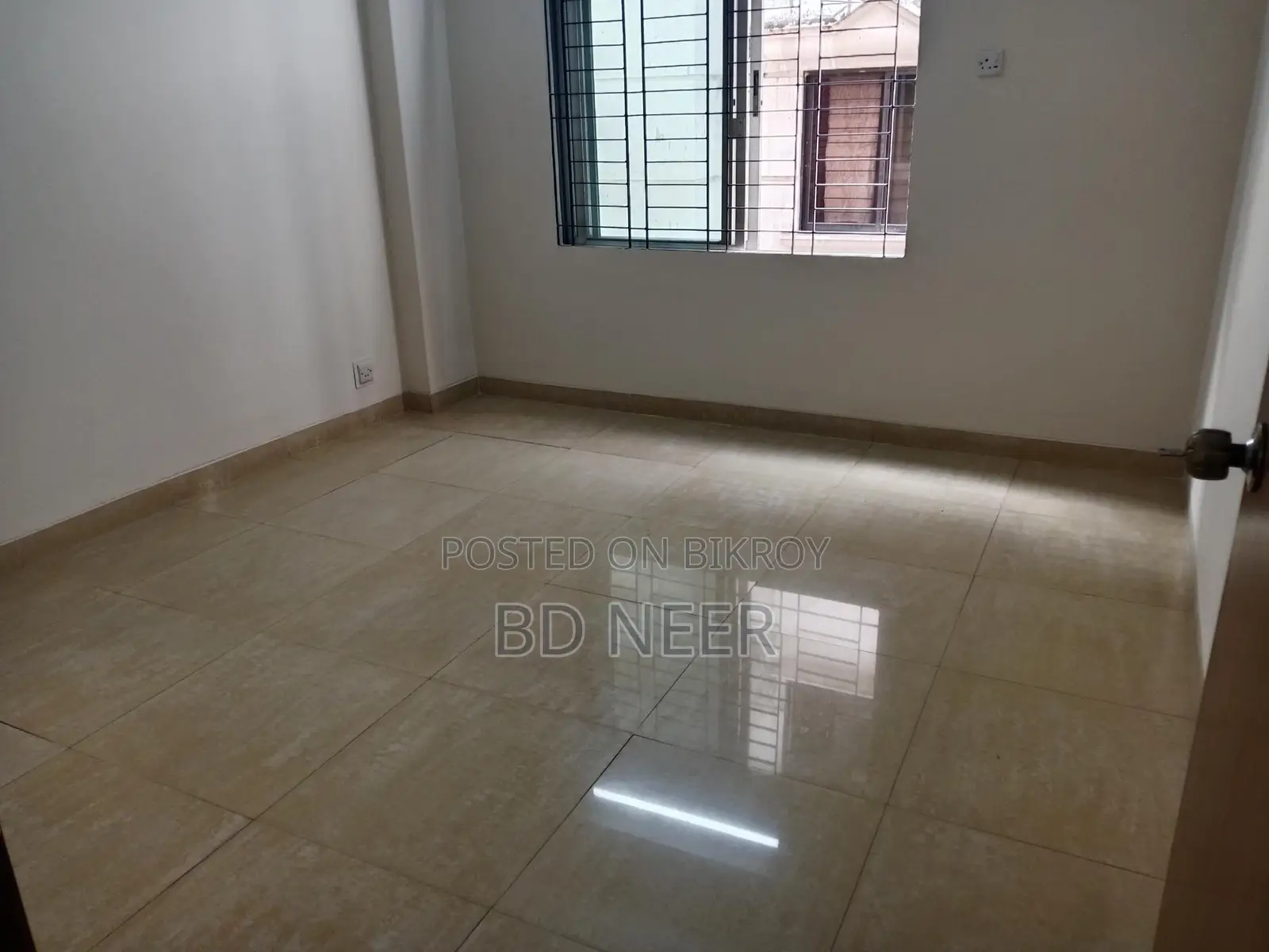 Unfurnish 3 Bed room apt available in banani North in Banani