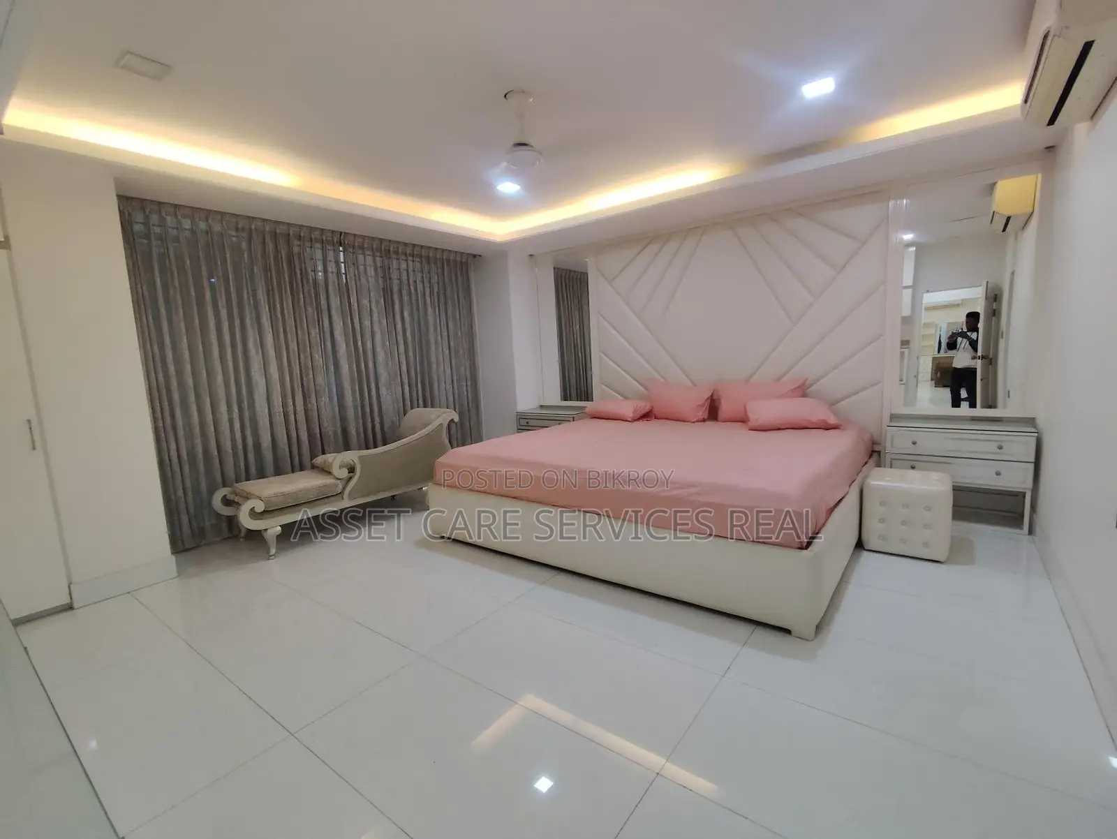 Baridhara Diplomatic Zone Luxurious 4Bed Furnished Apartment Rent in Baridhara