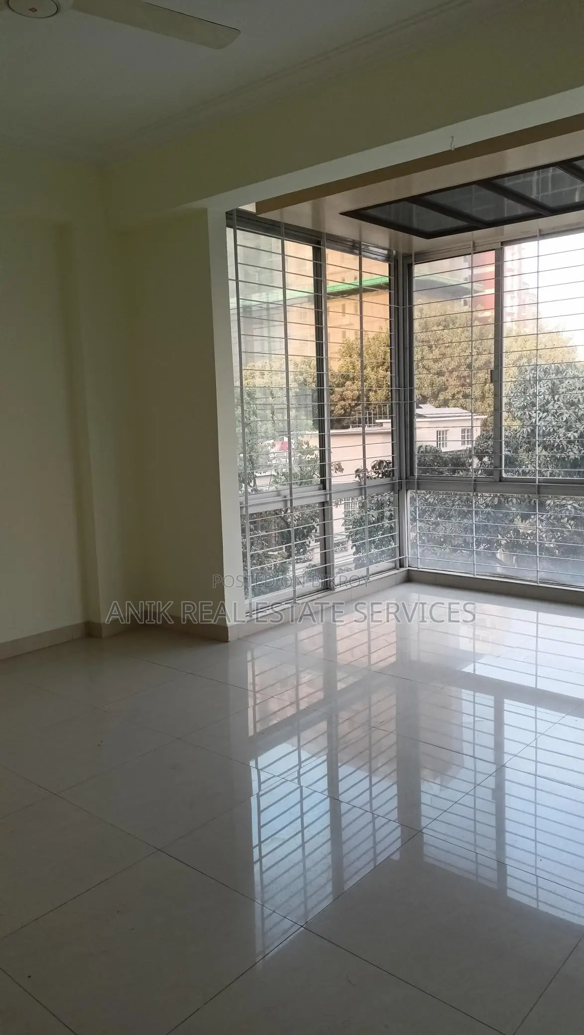 Good Quality 3 Bedroom Un Farnised Flat Rent At Gulshan 2 in Gulshan