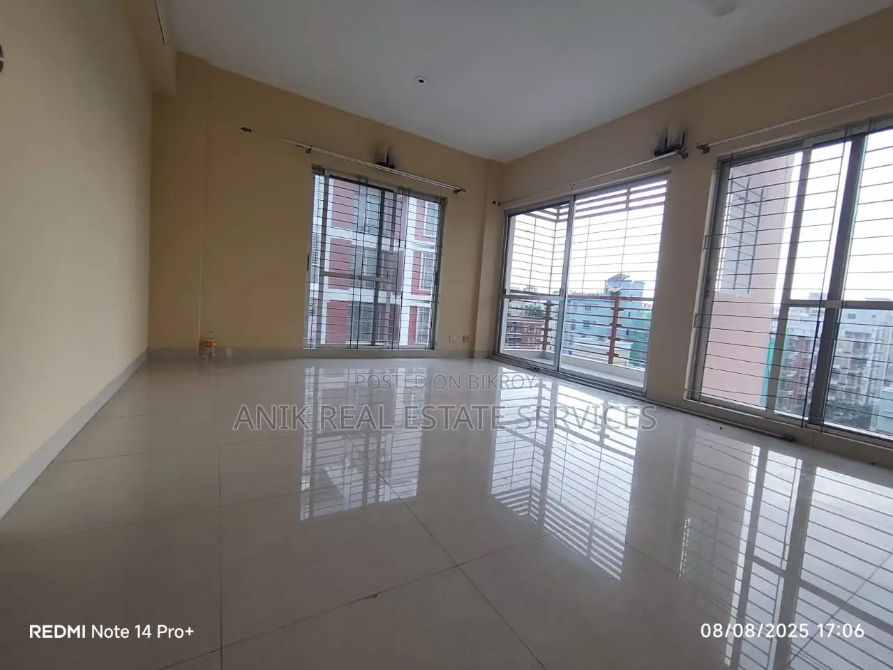 Good Quality 3 Bedroom Un Farnised Flat Rent At Gulshan 2 in Gulshan