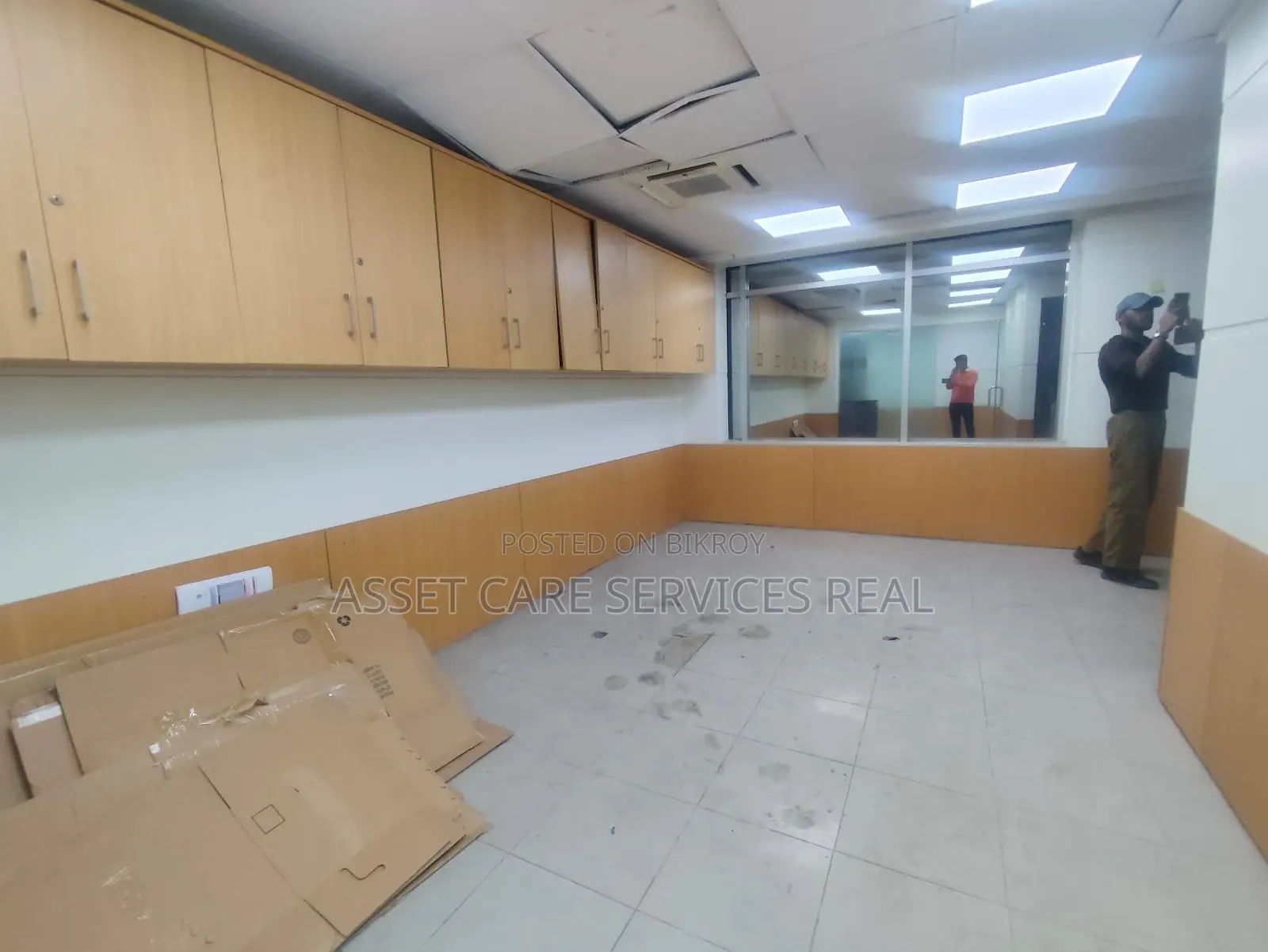 Gulshan-1 Avenue Road 6000Sqft Commercial Office Space Rent in Gulshan