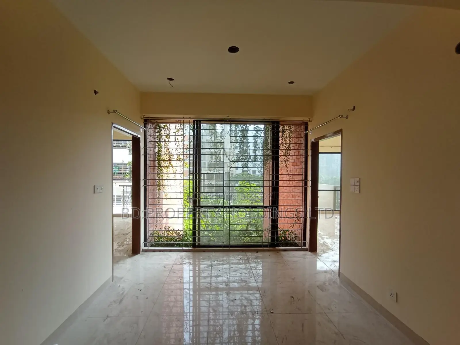 2000 SFT Luxurious Brand New Ready Flat for Rent in Bashundhara in Basundhara