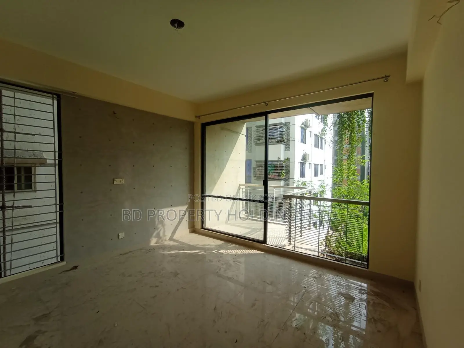 2000 SFT Luxurious Brand New Ready Flat for Rent in Bashundhara in Basundhara