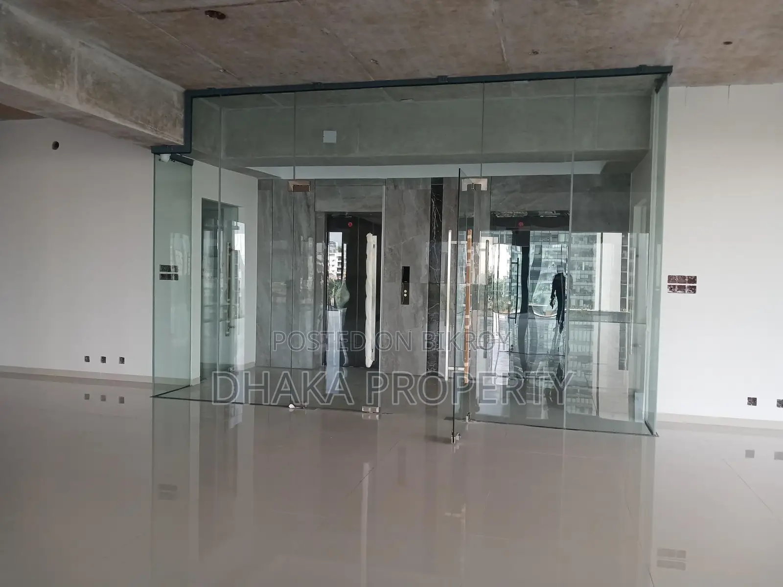 Office Brand New Luxurious Space3000SqFt. Rent at Gulshan 2 in Gulshan