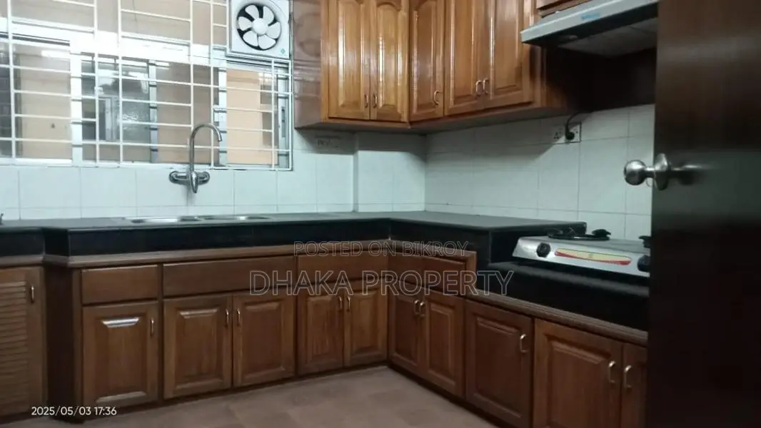 4 Bed 2 Car Parking 2600sqft Flat Rent in Gulshan in Gulshan