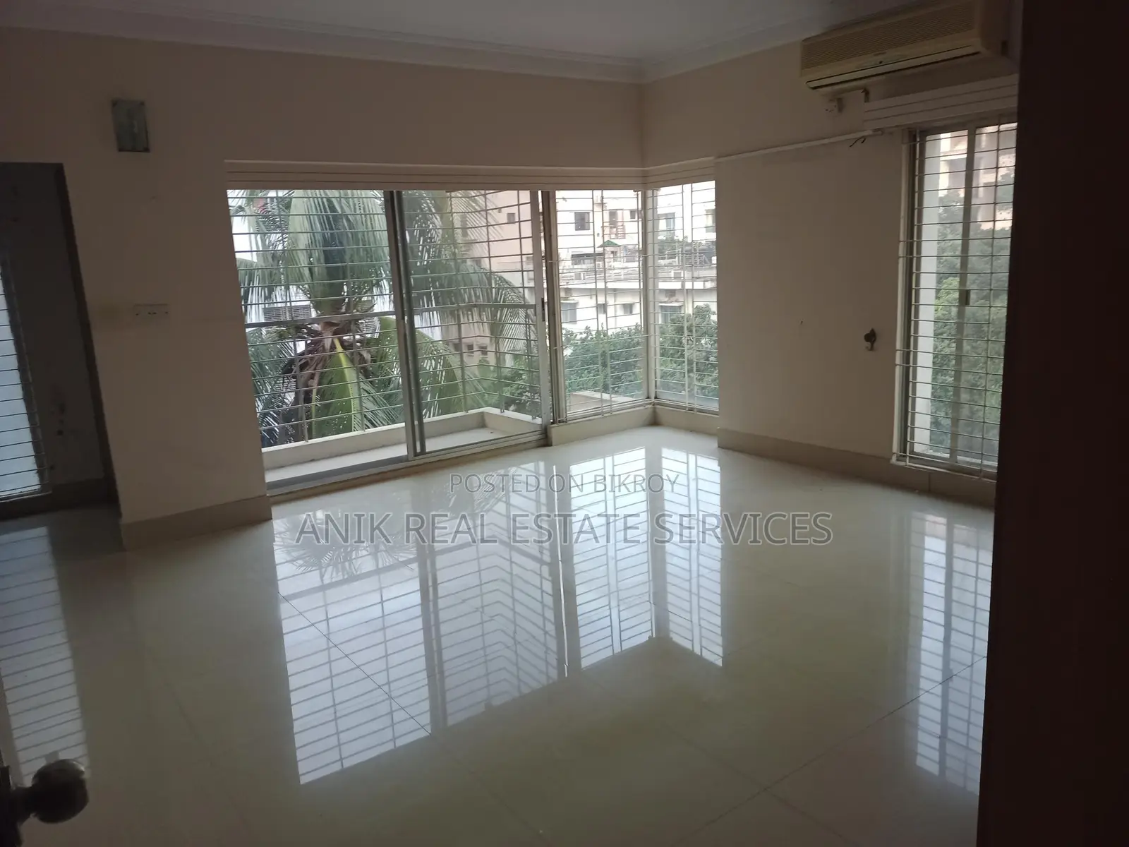 Good Quality 4 Bedroom Semi Furnished Flat Rent In Gulshan in Gulshan