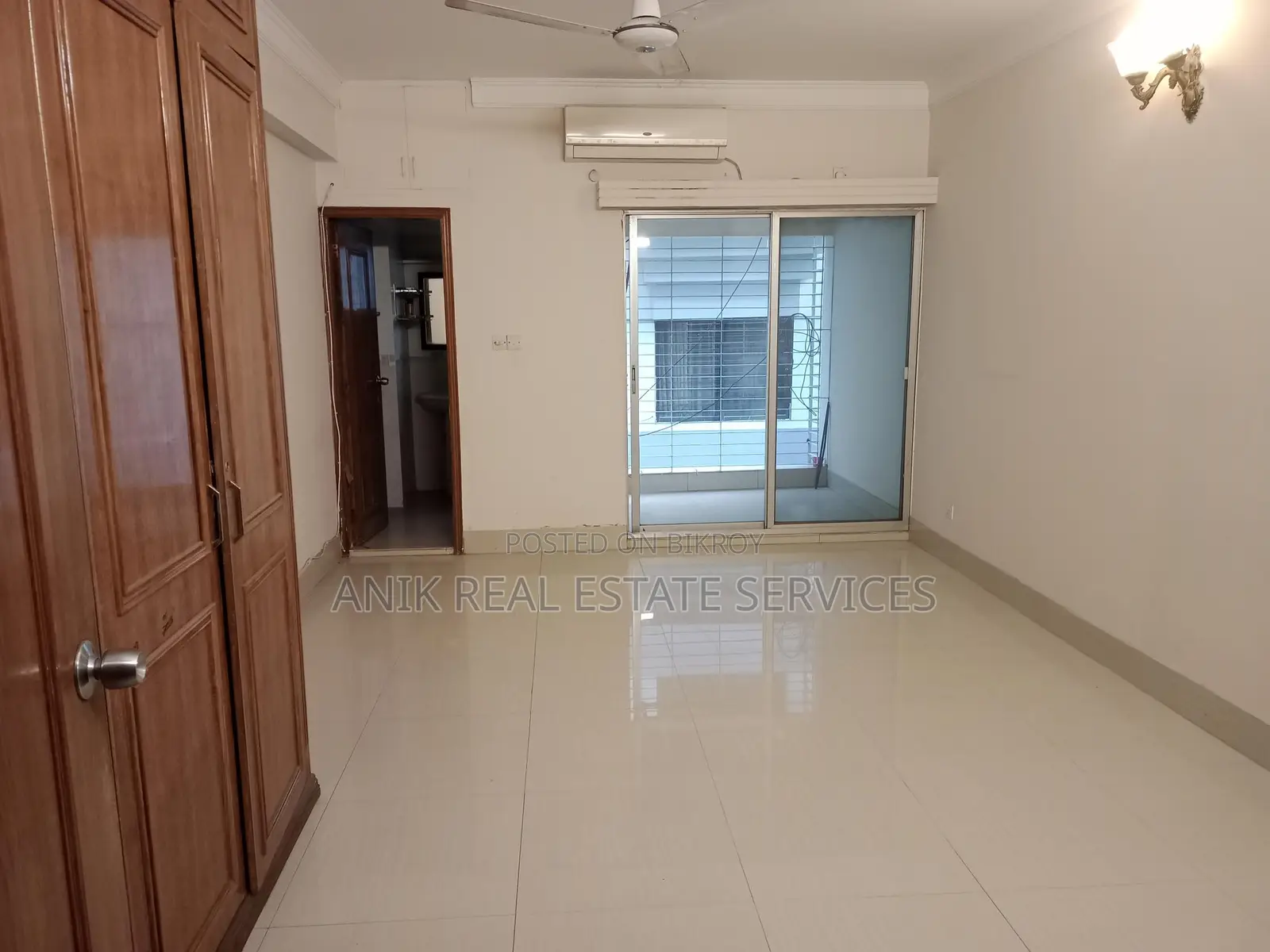 Good Quality 4 Bedroom Semi Furnished Flat Rent In Gulshan in Gulshan