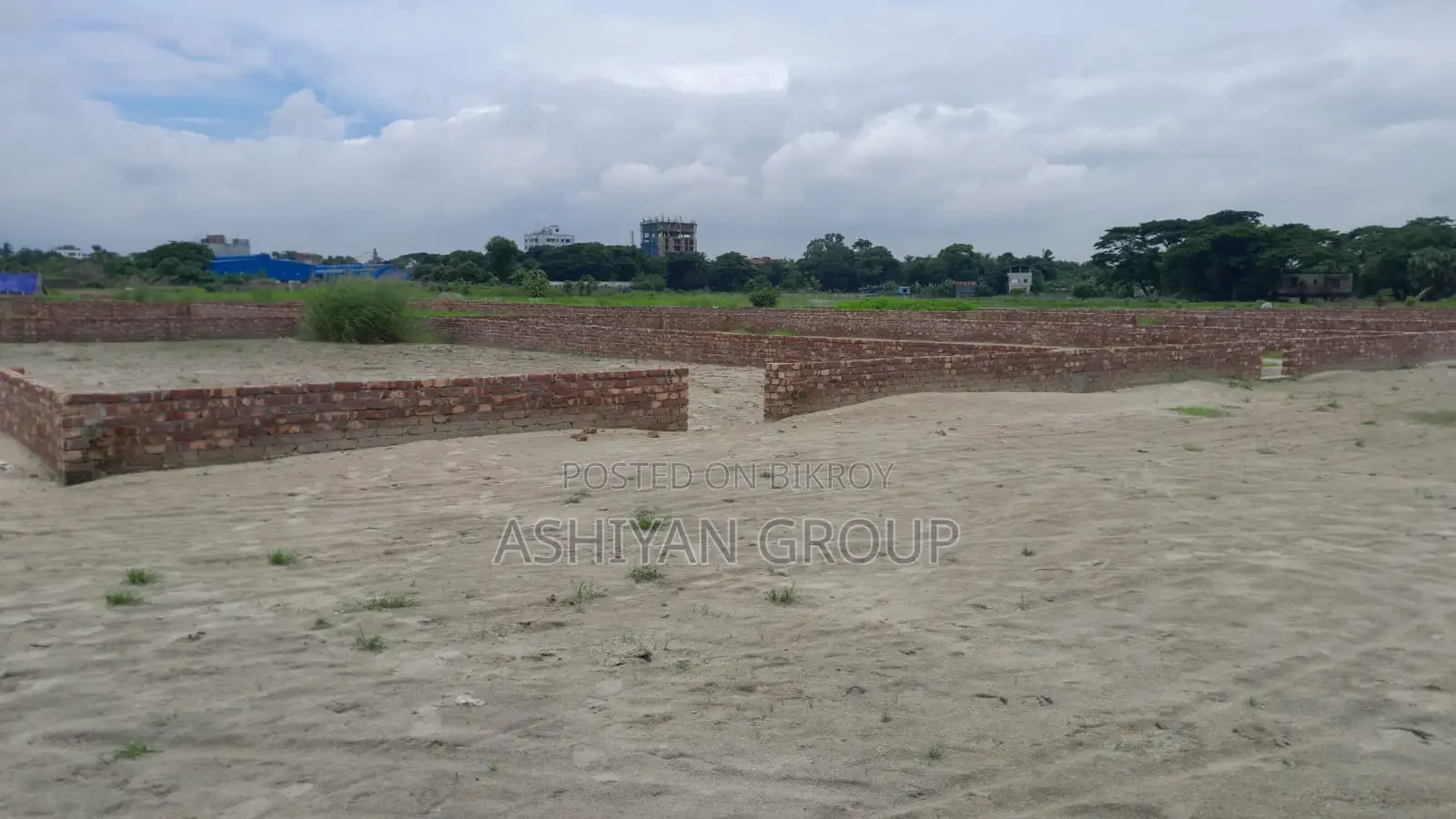 Plots for Sale in Ashiyan City Opposite the Airport on Installments in Gulshan