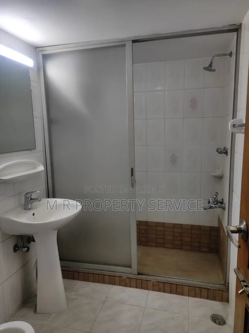 3 Bed Fully Furnished Apartment Rent Gulshan in Gulshan