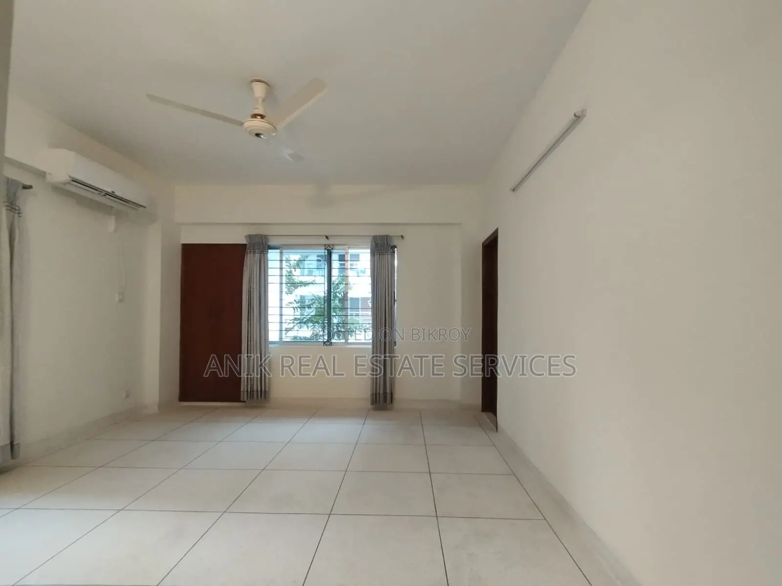 Good Quality 3 Bedroom Semi Farnised Flat Rent At Baridhara in Baridhara