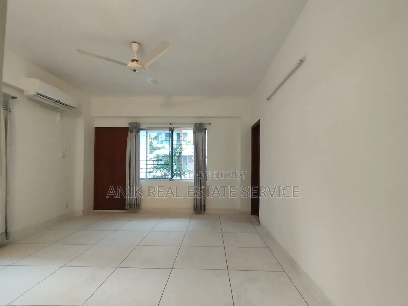 Good Quality 3 Bedroom Semi Farnised Flat Rent At Baridhara in Baridhara