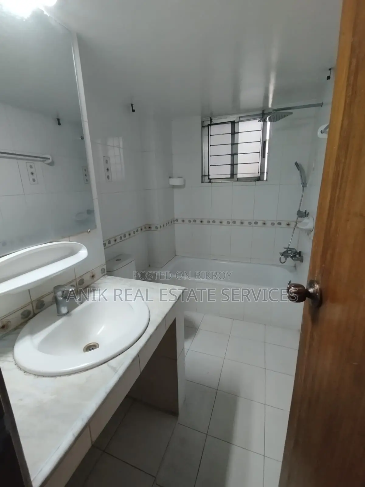 Good Quality 3 Bedroom Semi Farnised Flat Rent At Baridhara in Baridhara