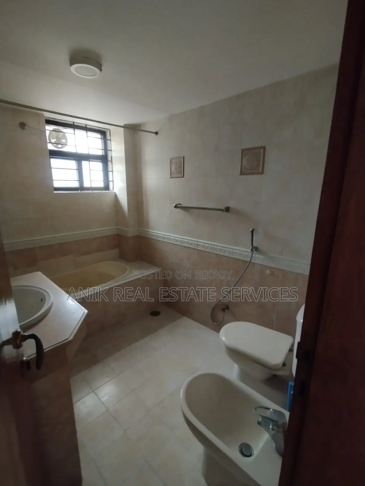 Good Quality 3 Bedroom Semi Farnised Flat Rent At Baridhara in Baridhara