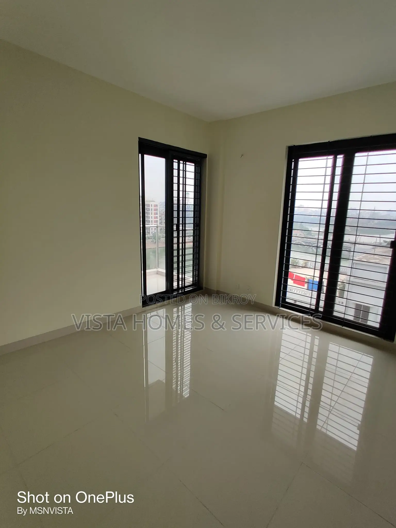 Lakeside Furnished Office Space for Rent in Gulshan-1 (1850 sq.ft.) in Gulshan