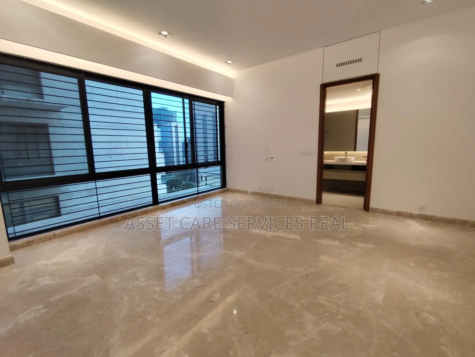 Luxury New 7320-Sqft 5Bed Lake View Duplex Apartment Rent North Gulshan in Gulshan