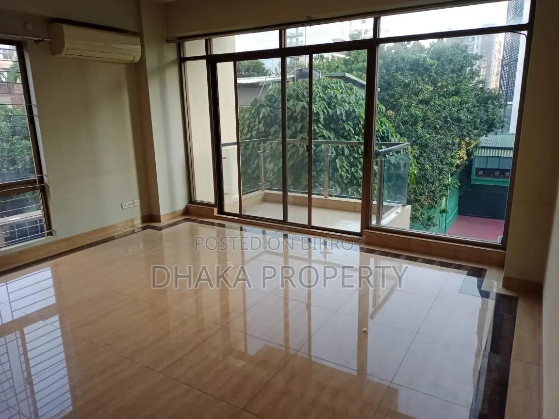 4-Beds (Gym-Swimming pool) Luxurious Apartment Rent in Gulshan North in Gulshan