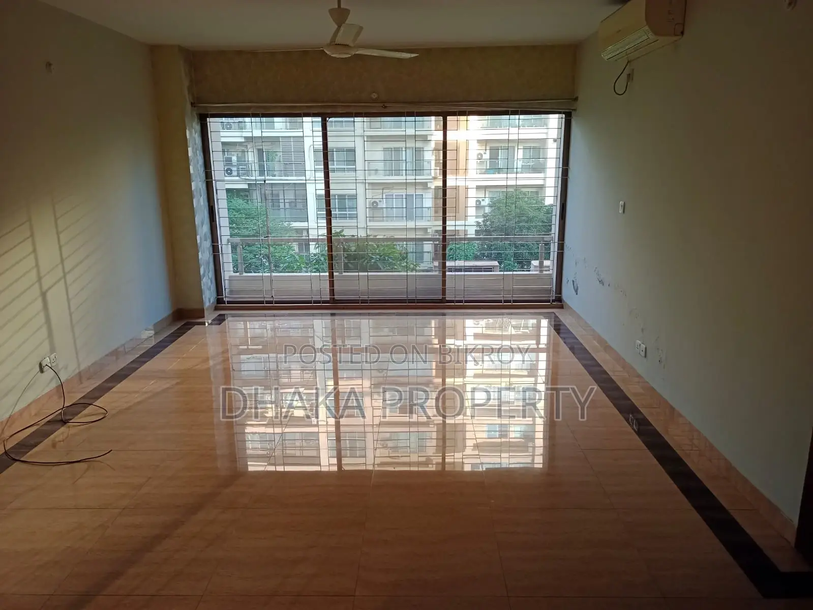4-Beds (Gym-Swimming pool) Luxurious Apartment Rent in Gulshan North in Gulshan