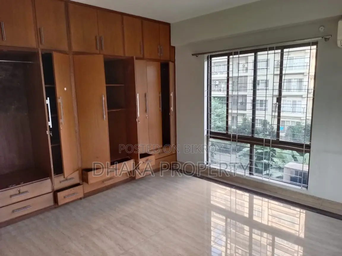 4-Beds (Gym-Swimming pool) Luxurious Apartment Rent in Gulshan North in Gulshan