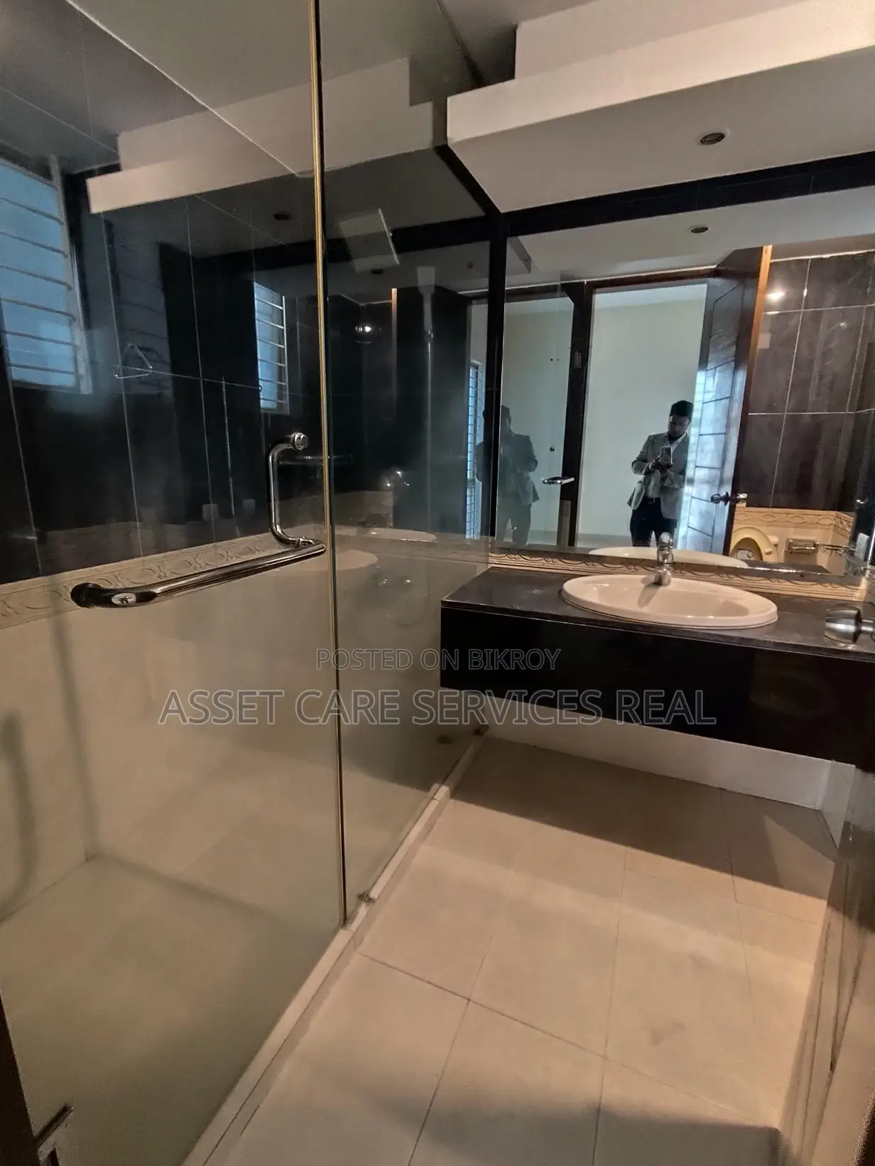 Gulshan 4-Bedroom Un-Furnished Exclusive Big Apartment for Rent in Gulshan