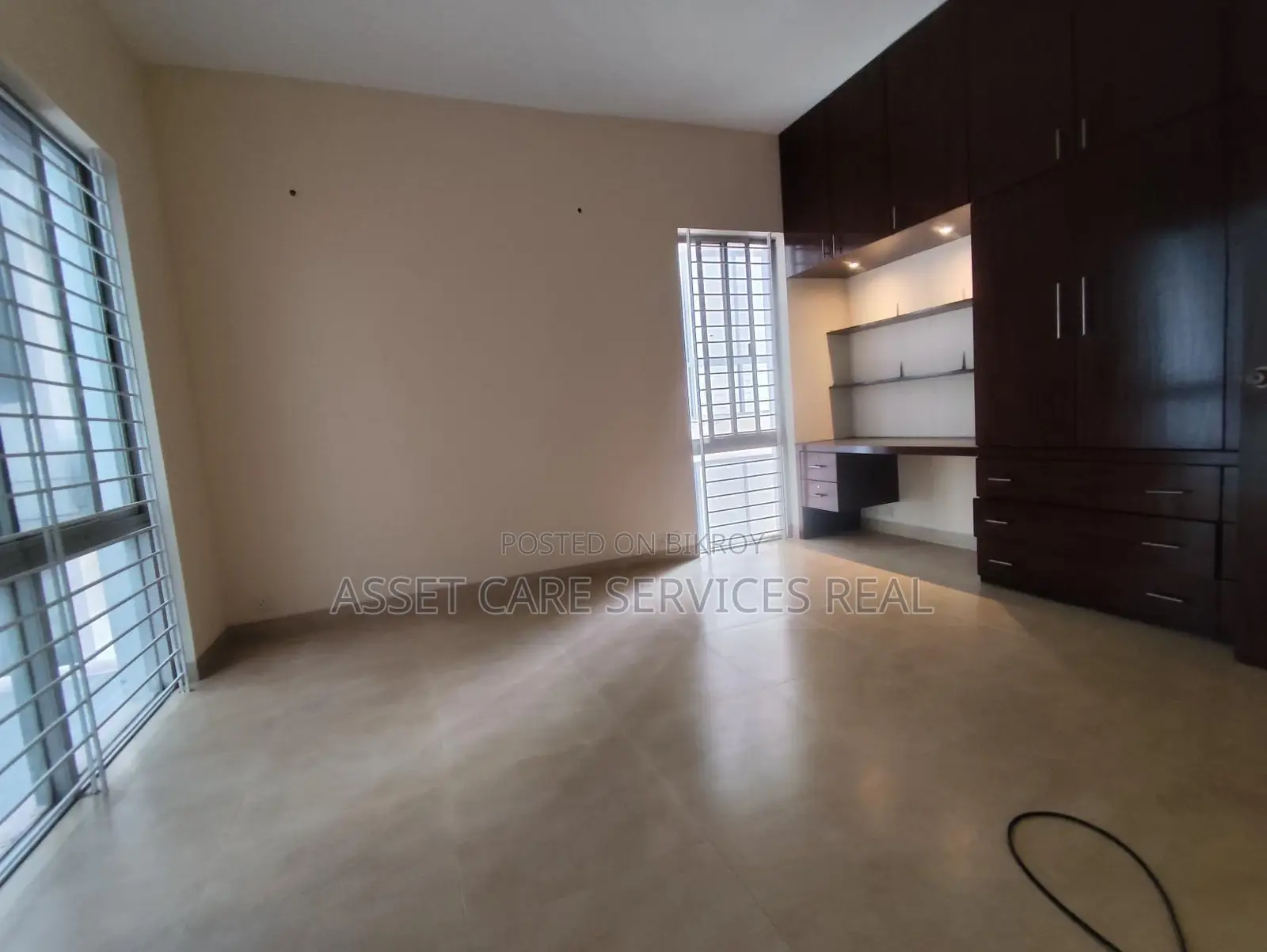 Gulshan 4-Bedroom Un-Furnished Exclusive Big Apartment for Rent in Gulshan