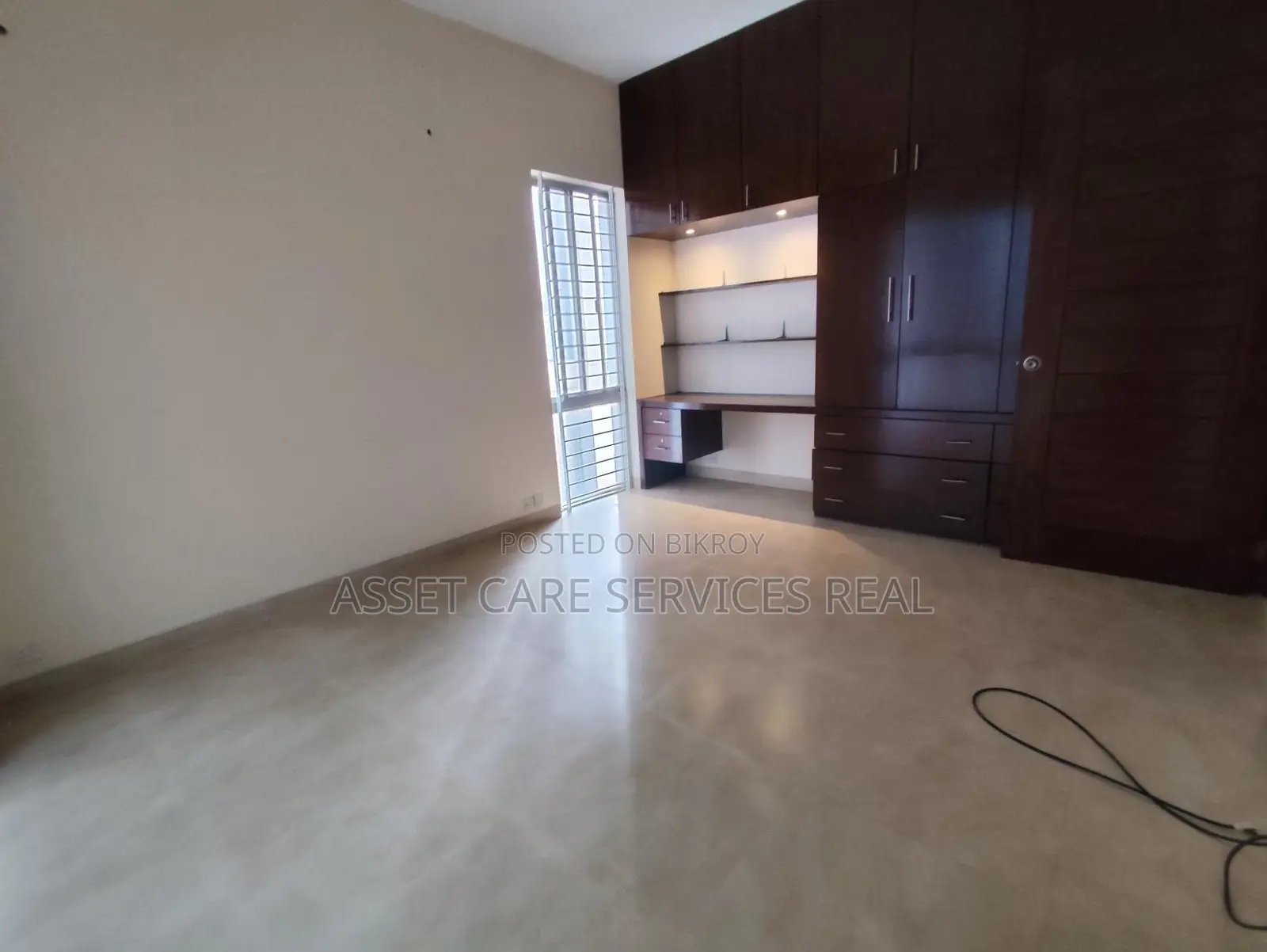 Gulshan 4-Bedroom Un-Furnished Exclusive Big Apartment for Rent in Gulshan