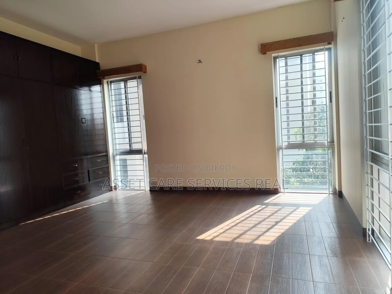 Gulshan 4-Bedroom Un-Furnished Exclusive Big Apartment for Rent in Gulshan