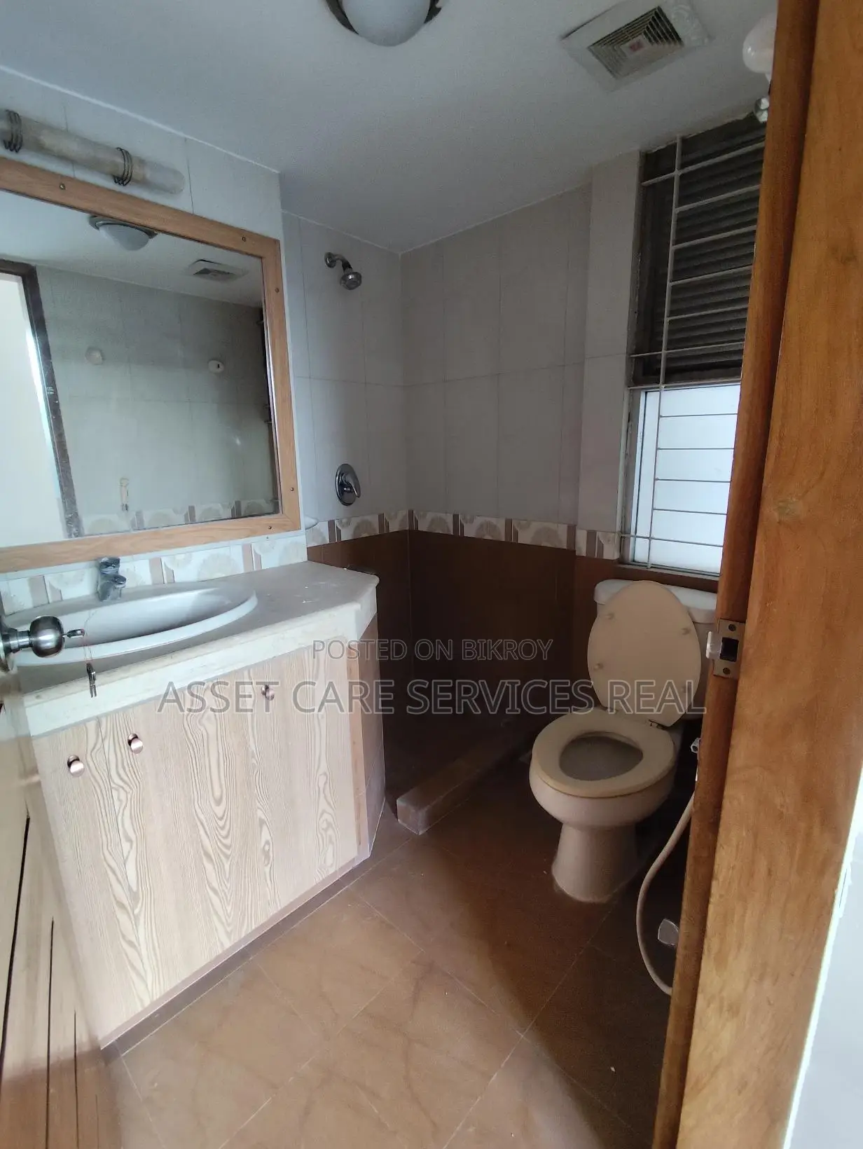 Un-Furnished 3-Bed Apartment for Rent in Gulshan-2 in Gulshan