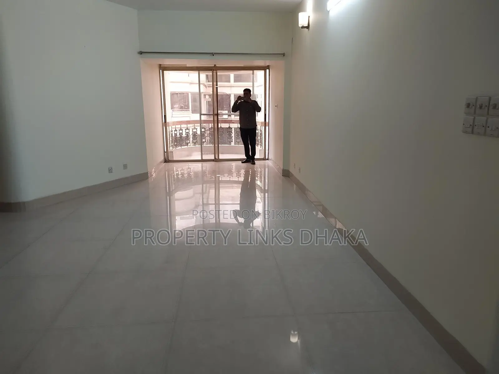 Unfurnished flat for Rent in Gulshan in Gulshan