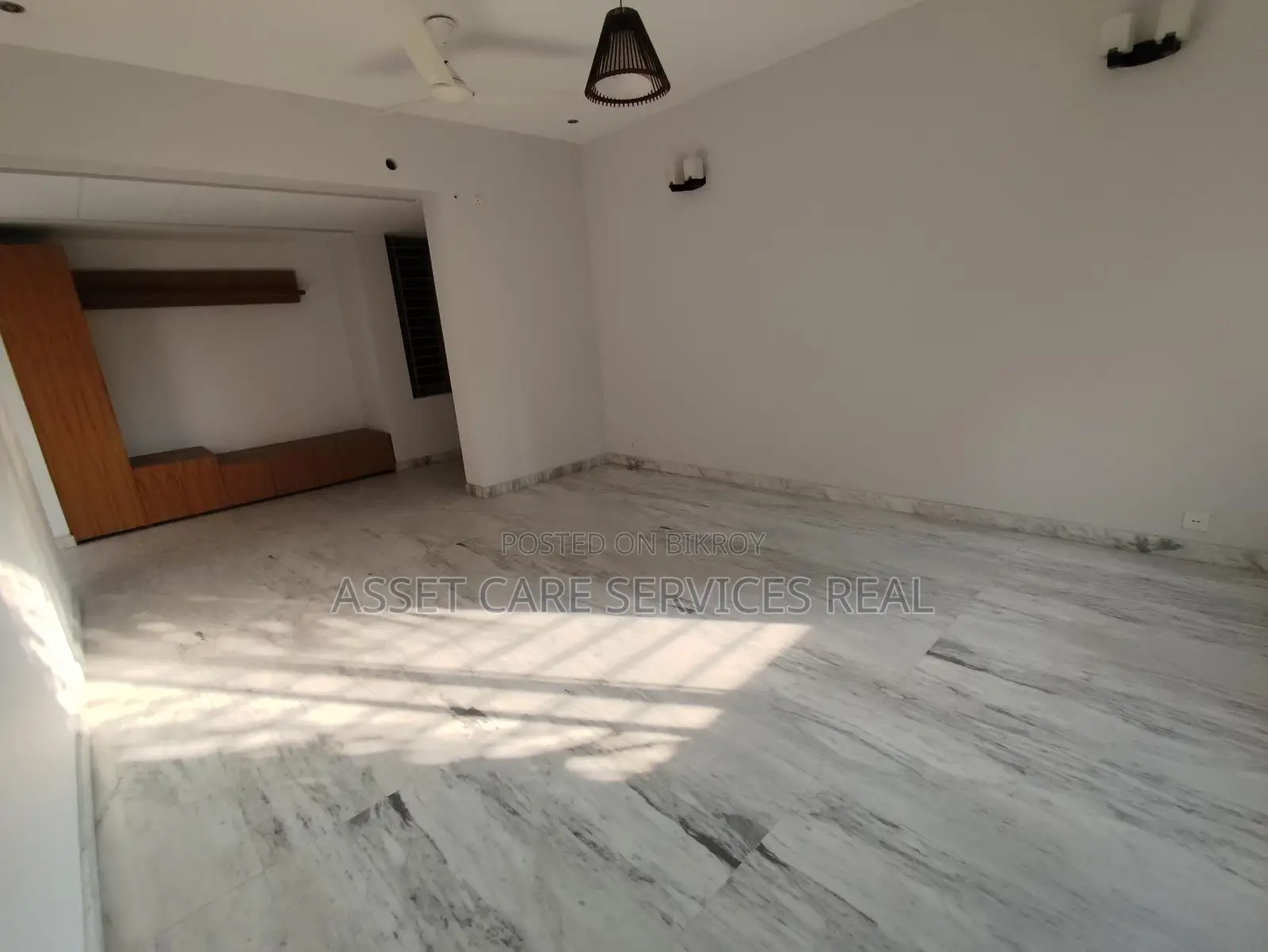 Lake View 3-Bed Un-Furnished Shanta Luxury Apartment Rent In Gulshan-1 in Gulshan