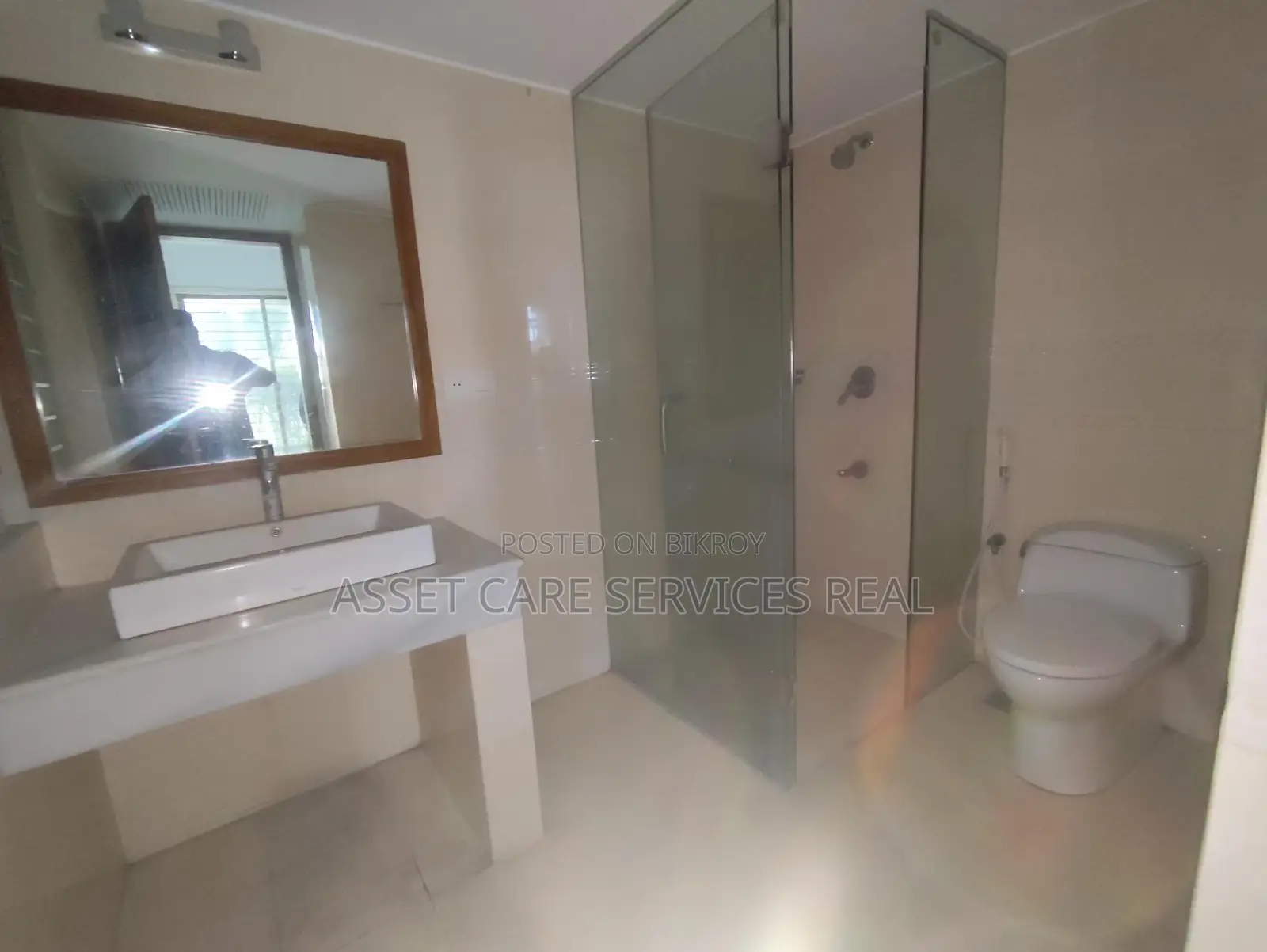 Lake View 3-Bed Un-Furnished Shanta Luxury Apartment Rent In Gulshan-1 in Gulshan