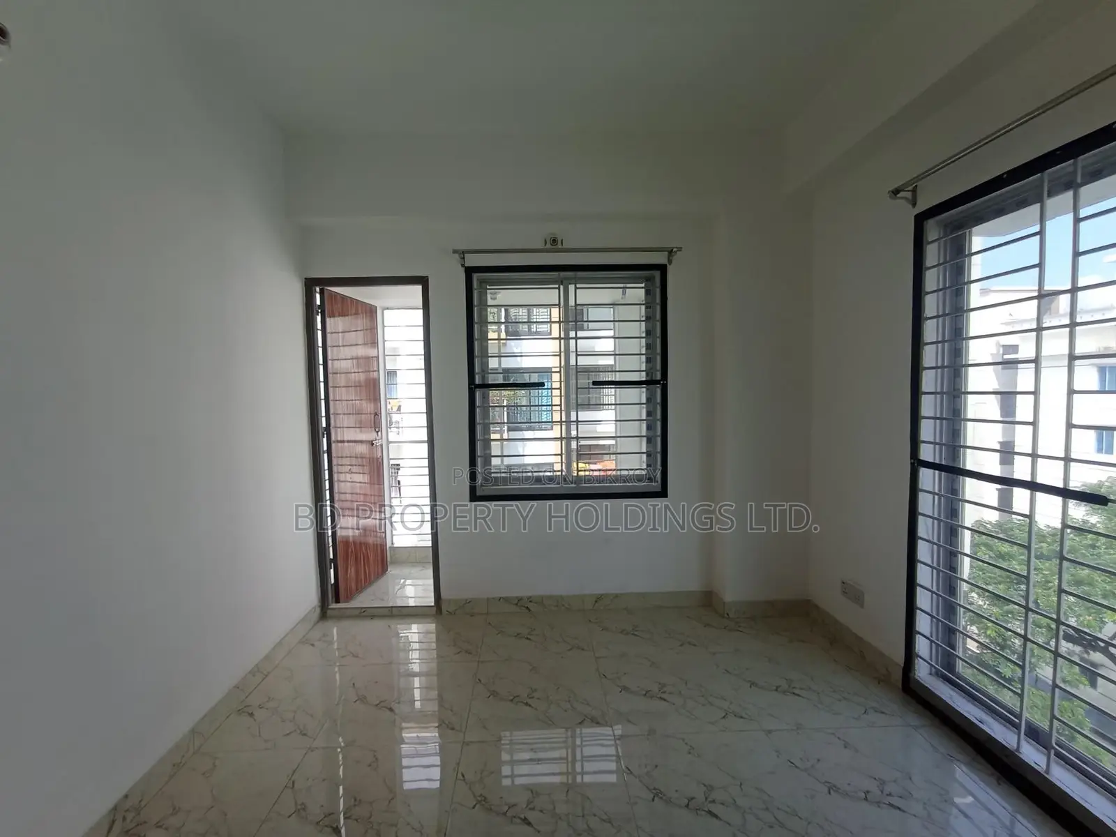 1600 SFT Luxurious Brand New Ready Flat for Rent in Bashundhara in Basundhara