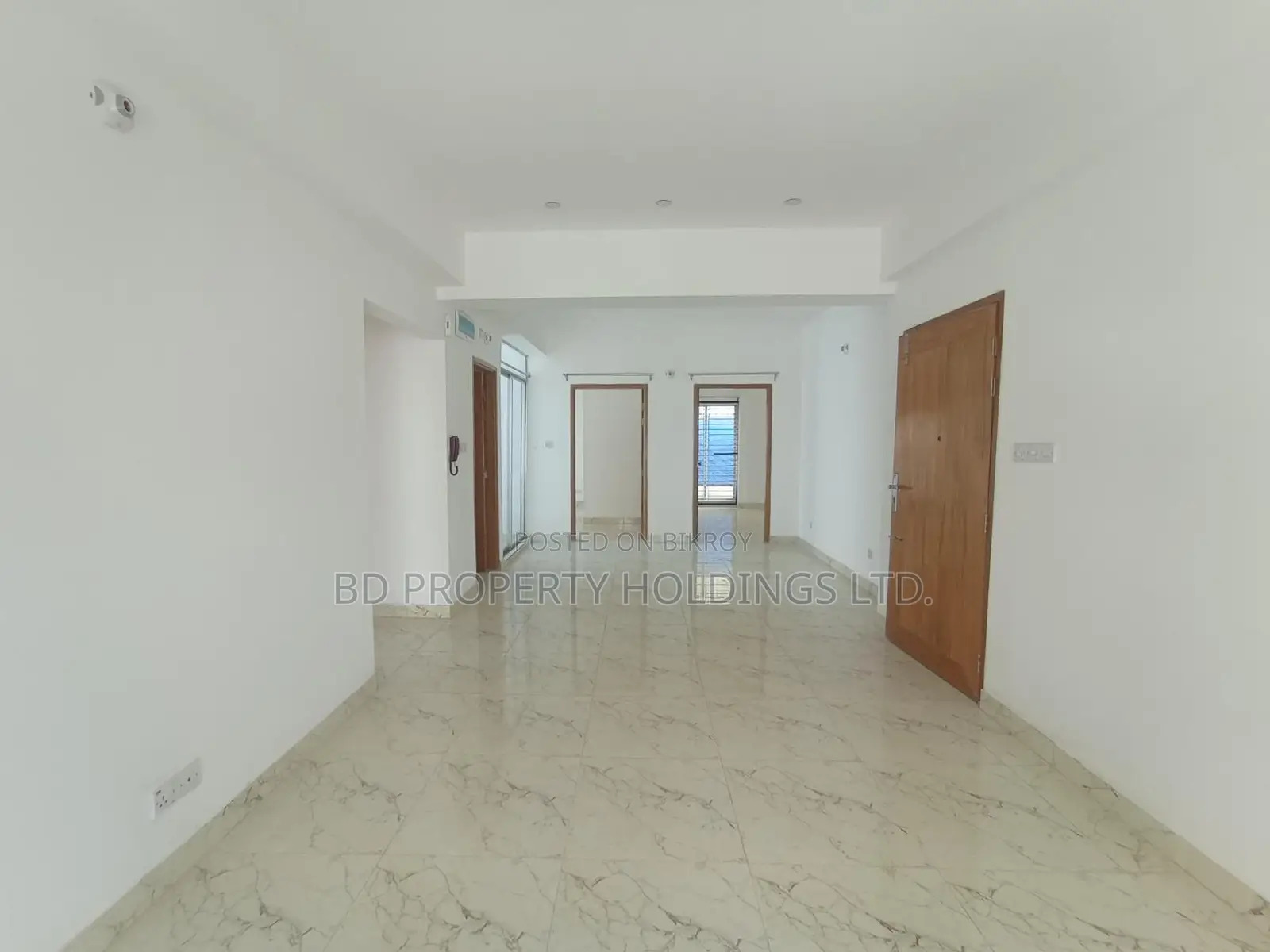 1600 SFT Luxurious Brand New Ready Flat for Rent in Bashundhara in Basundhara