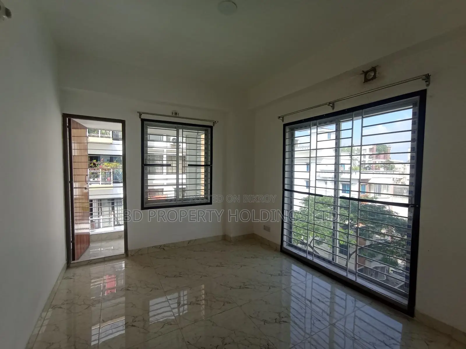 1600 SFT Luxurious Brand New Ready Flat for Rent in Bashundhara in Basundhara