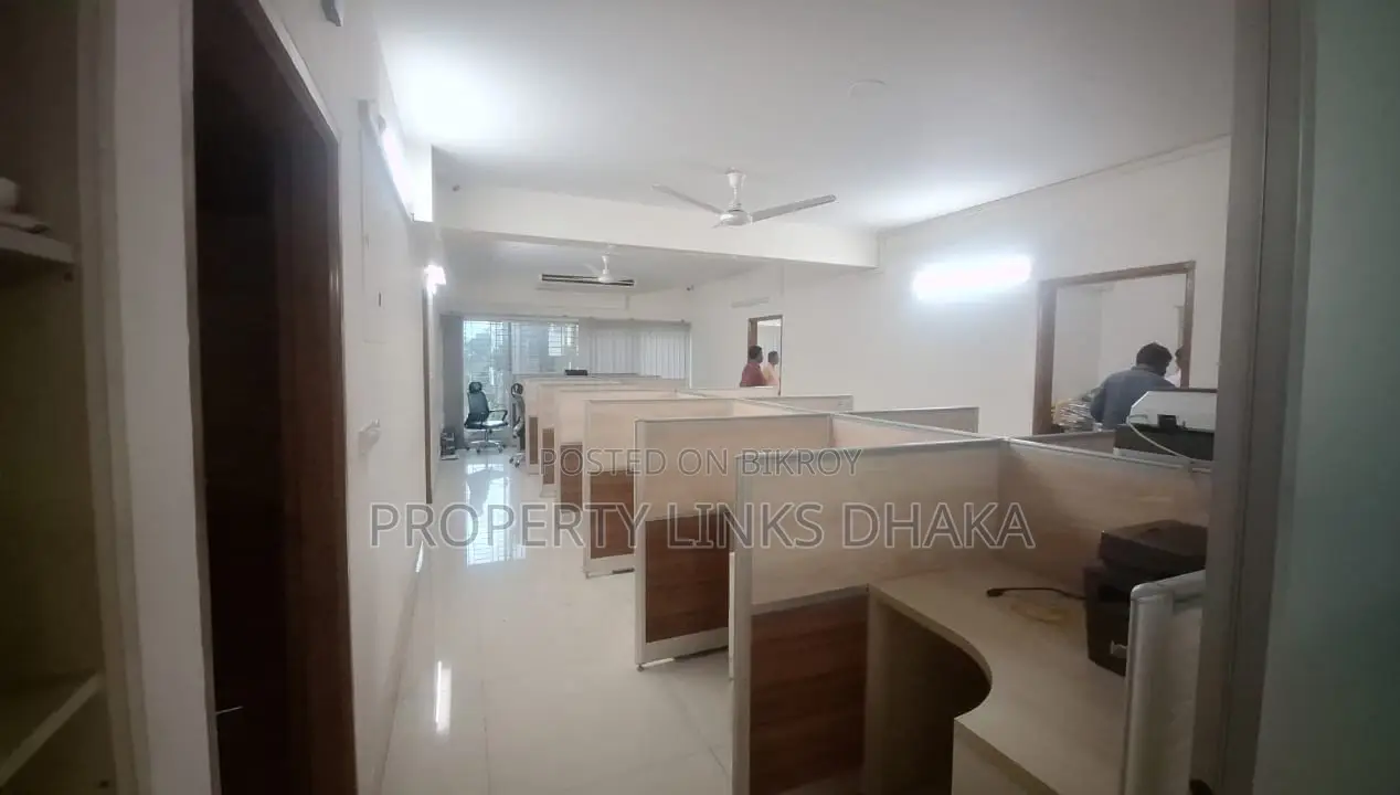 Unfurnished flat for Rent office Gulshan in Gulshan