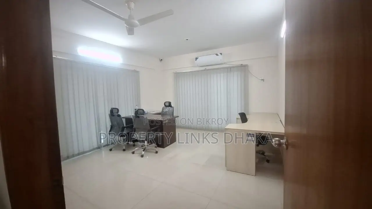 Unfurnished flat for Rent office Gulshan in Gulshan