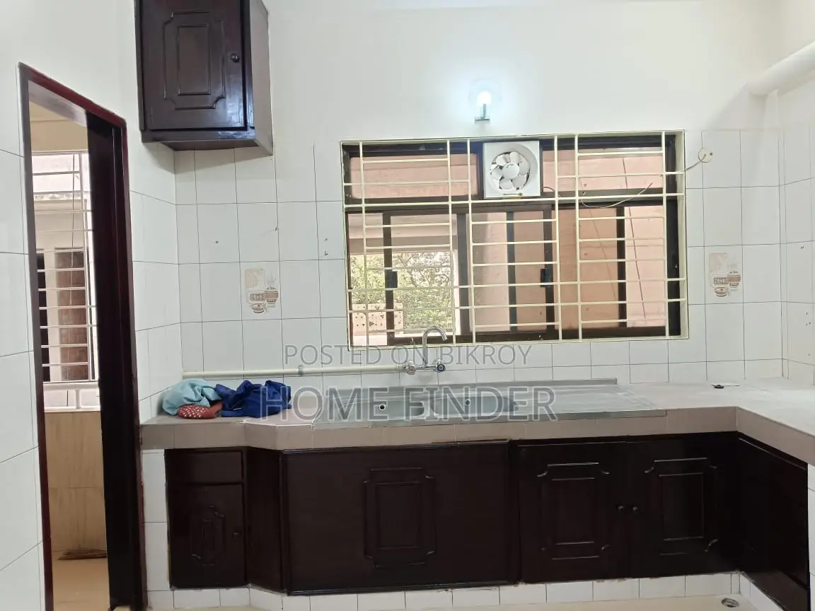 Good Quality 2400 Sqft Un-Furnished Apartment For Rent In Gulshan in Gulshan