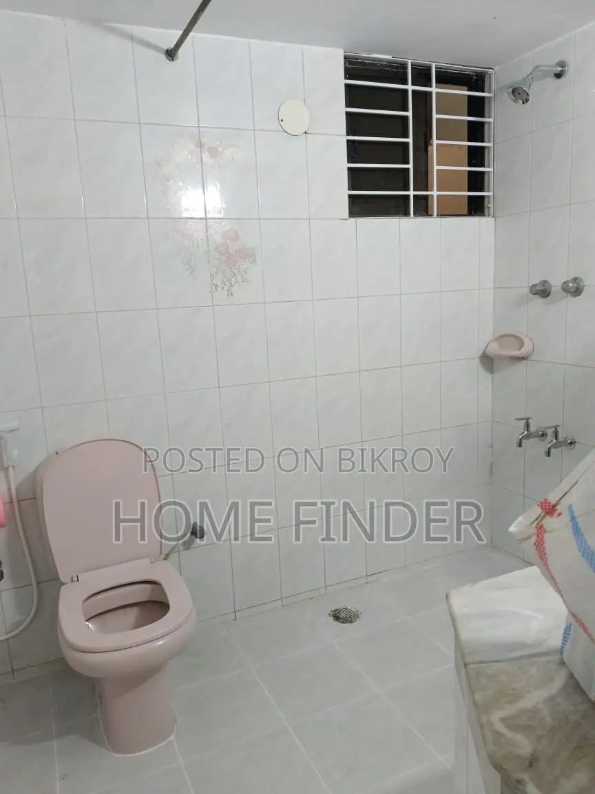 Good Quality 2400 Sqft Un-Furnished Apartment For Rent In Gulshan in Gulshan