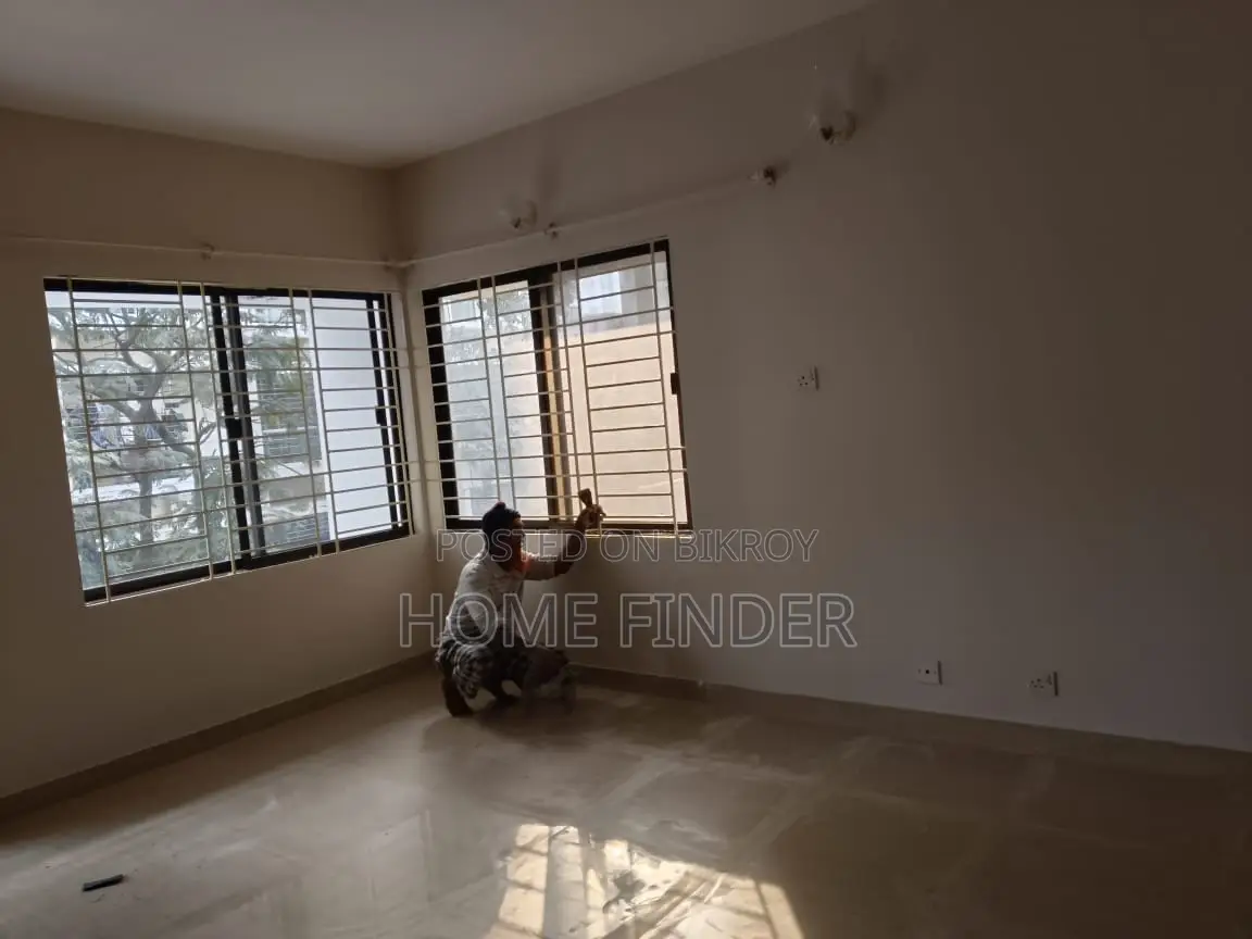 Good Quality 2400 Sqft Un-Furnished Apartment For Rent In Gulshan in Gulshan