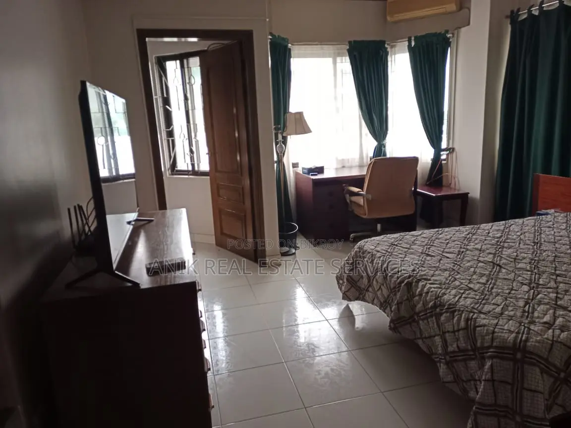 Lake View luxurious Full Farnised Flat Rent In Gulshan 2 in Gulshan