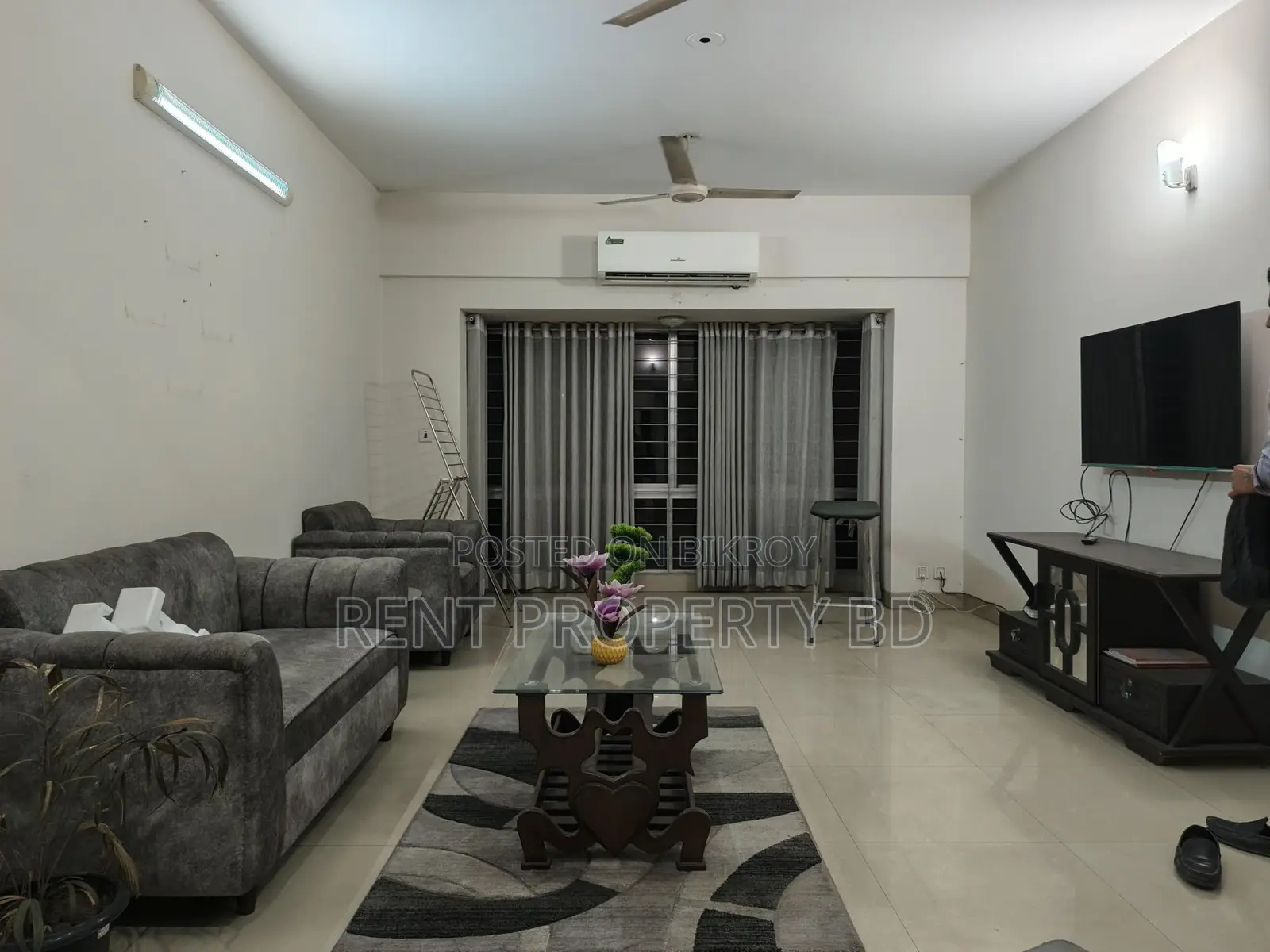 4 Bed Fully Furnished Apartment Rent At Gulshan-2 in Gulshan