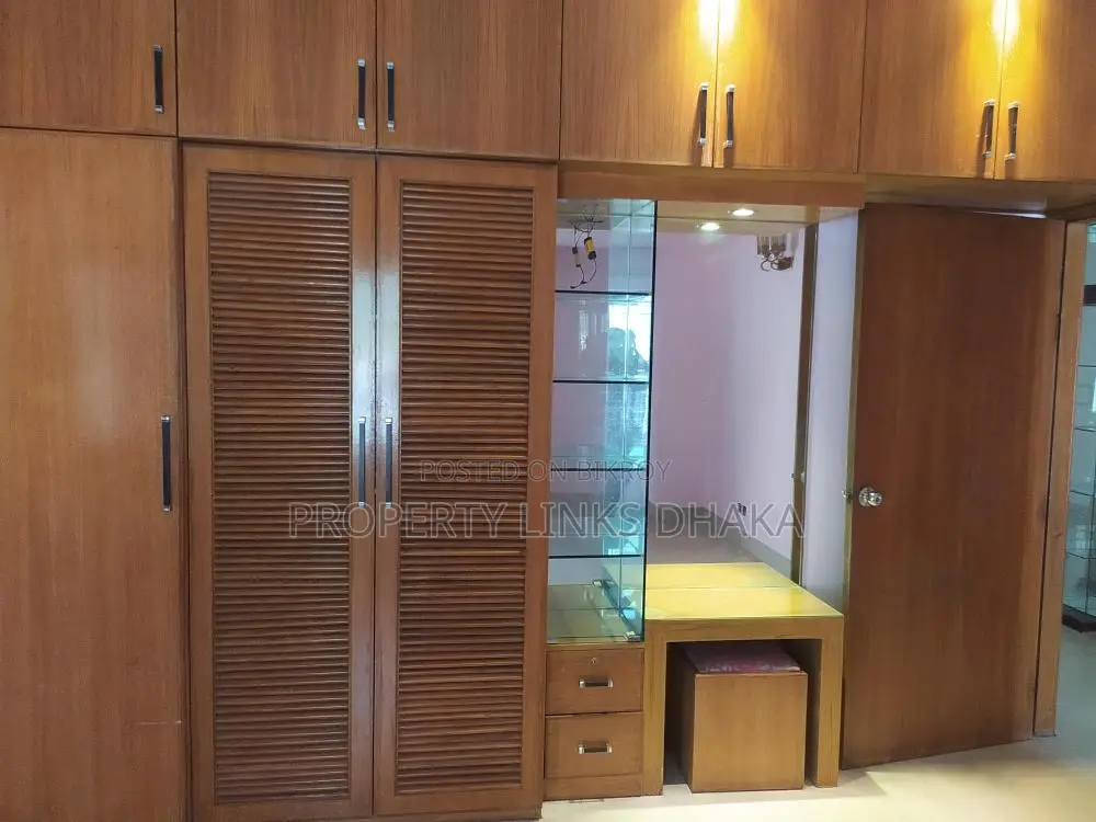 3-Bedroom, 4-Washroom, 3-Balcony Apartment with Drawing, Dining, and Parking in Gulshan