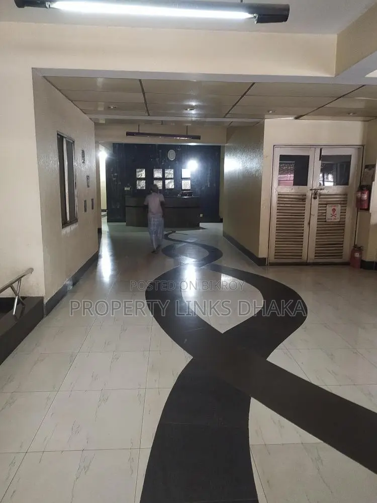 3-Bedroom, 4-Washroom, 3-Balcony Apartment with Drawing, Dining, and Parking in Gulshan