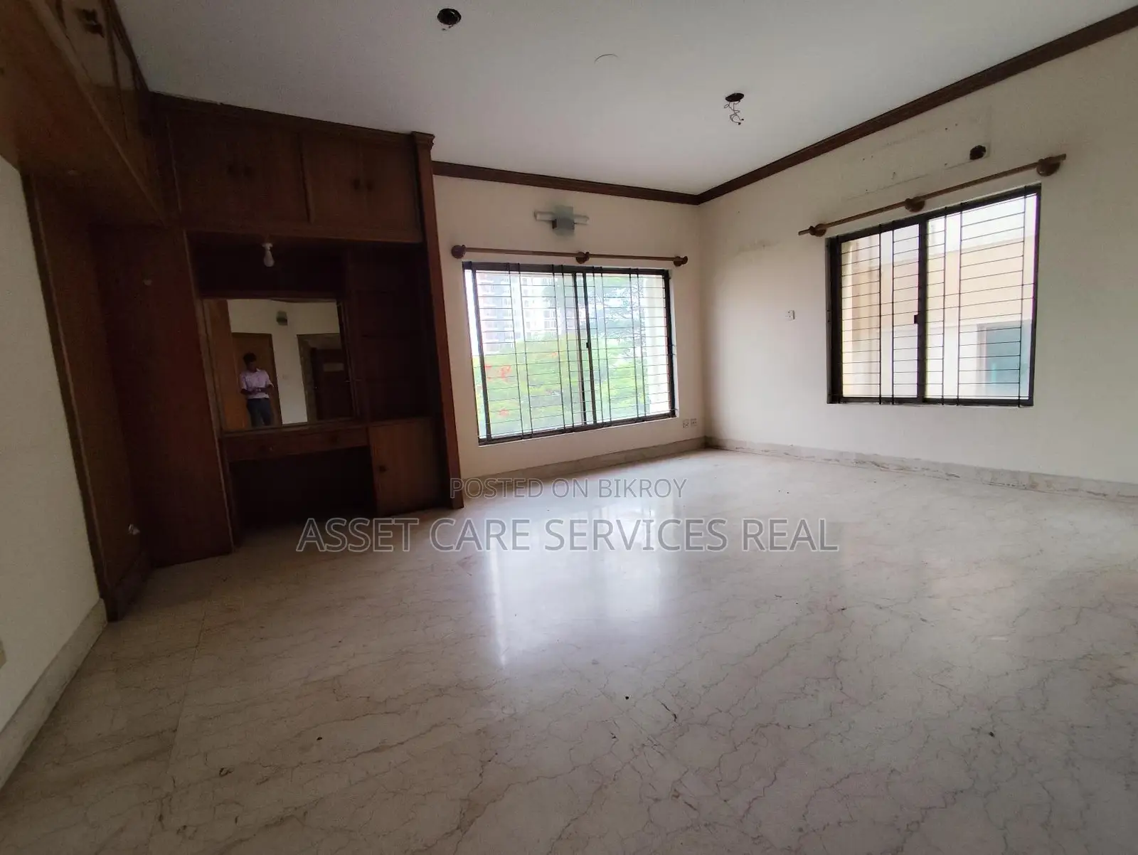 4000-Sqft 4Bed Lake View Big Apartment Rent In Gulshan-2 in Gulshan