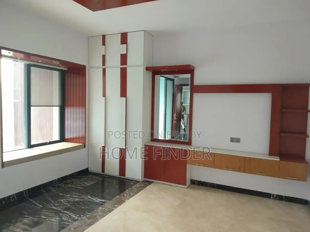 Beautiful 3800 Sqft Flat Available for Rent in Gulshan in Gulshan