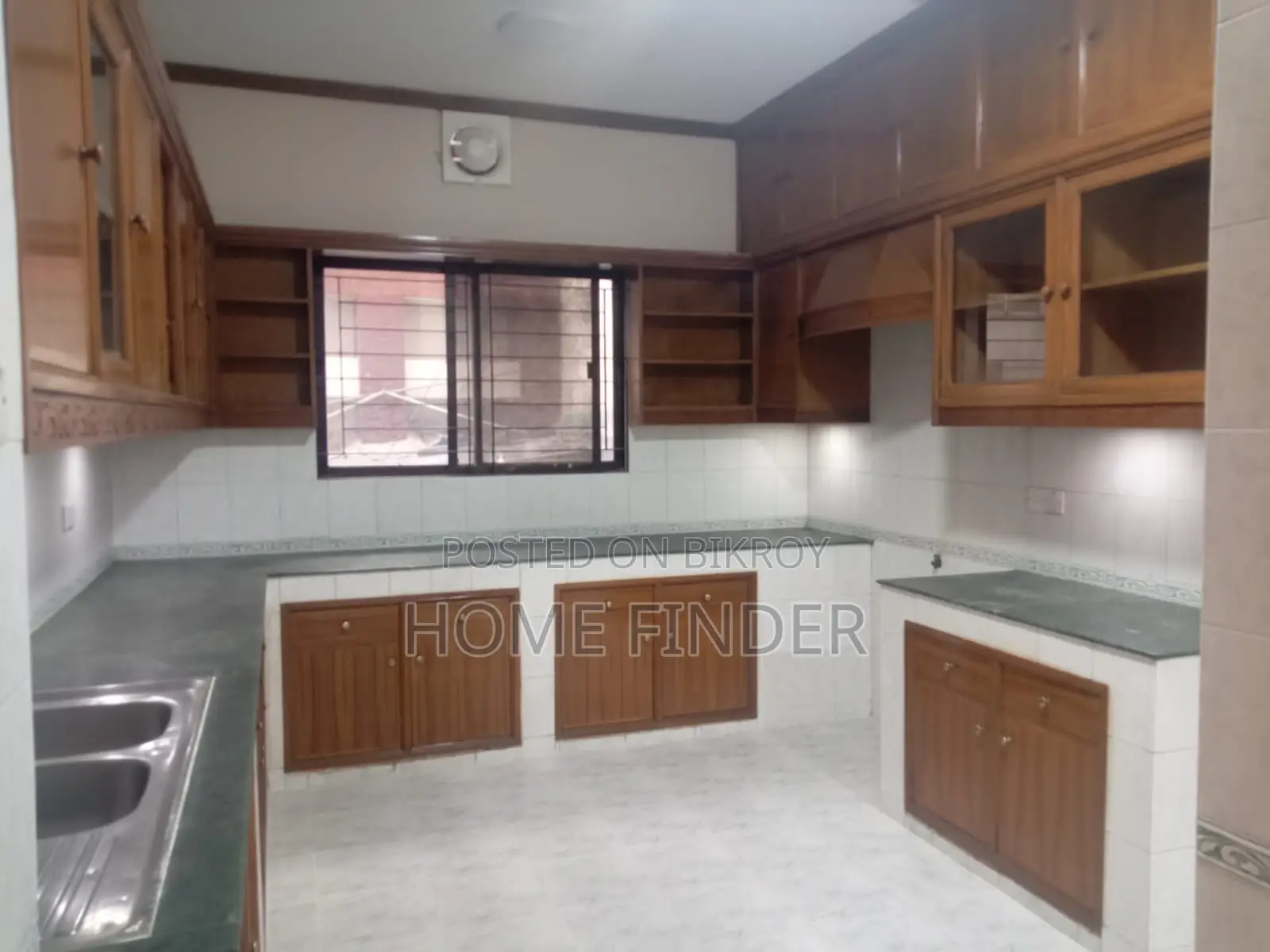 Gorgeous 3200 Sqft Apartment Rent in Gulshan in Gulshan